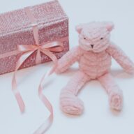 出産祝いを渡すベストなタイミングはいつ？遅れた時の対処法もご紹介